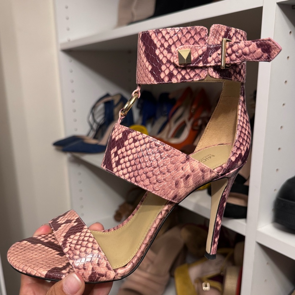 Michael Kors Amos Ankle Strap Sandal - Picture 4 of 8